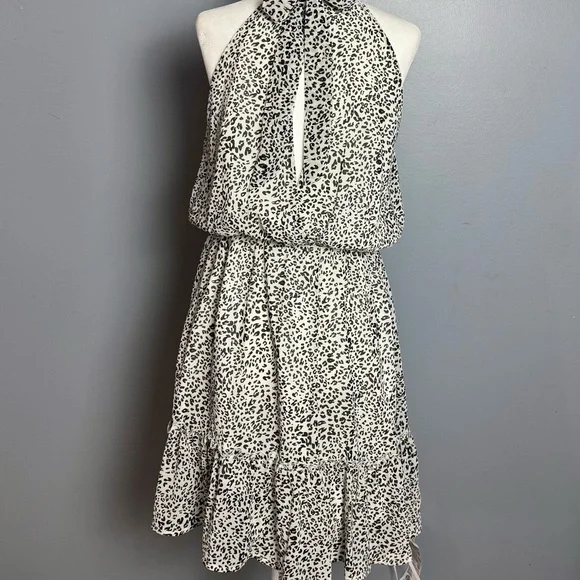 Elegant Black and White Leopard Print Dress - Picture 3 of 4